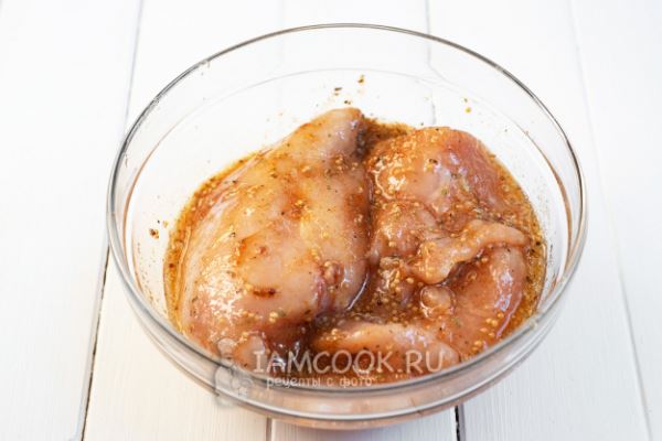 Куриная грудка в медово-горчичном соусе