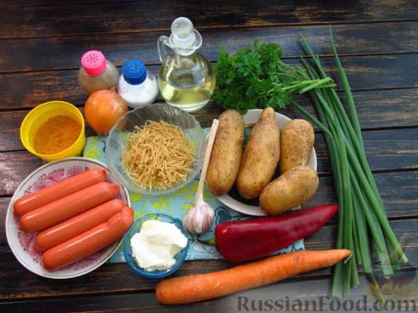 Суп с сосисками, вермишелью и овощами